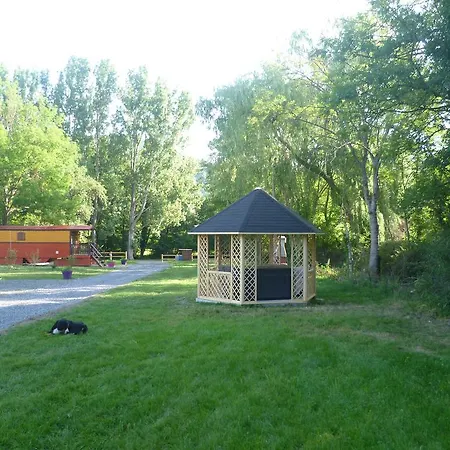 Comme Sur Des Roulottes Parque de vacaciones Saint-Nectaire